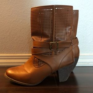 Maurice’s Brown Boots With Detailing
